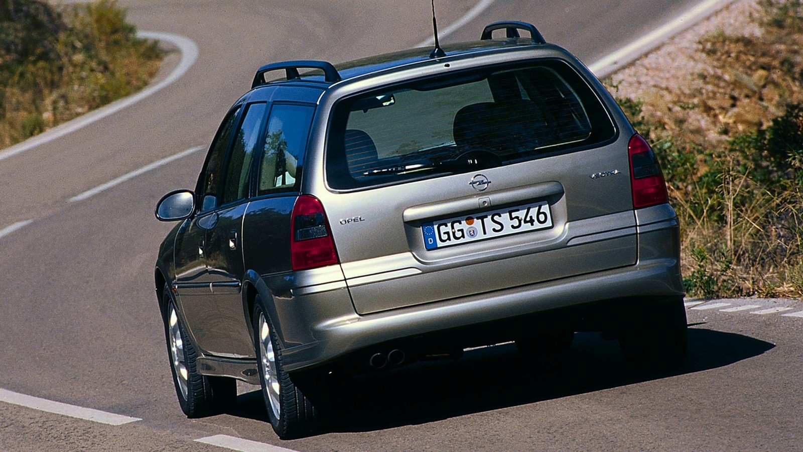 На фото: Opel Vectra Caravan (B) '1999–2002