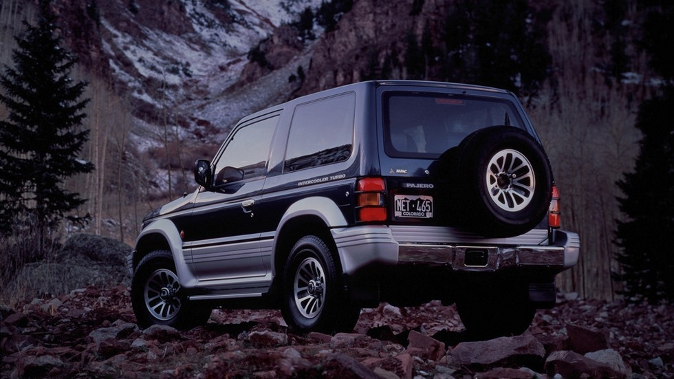 На фото: Mitsubishi Pajero Metal Top '1991–97