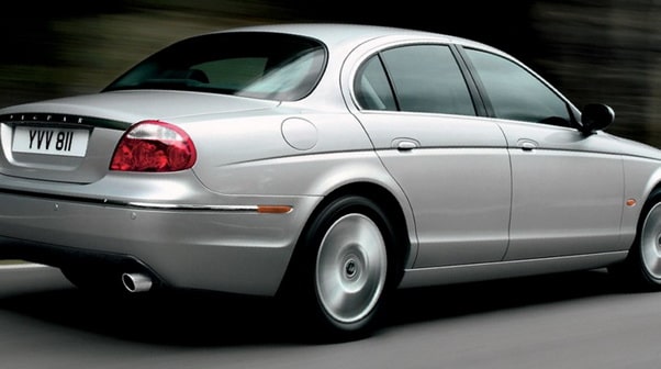 Jaguar S-Type - вид сзади