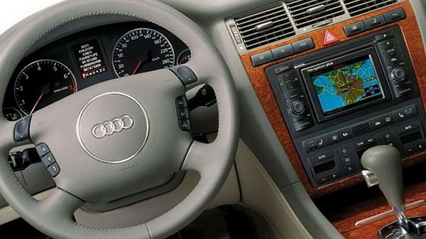 Audi A8 D2 - салон
